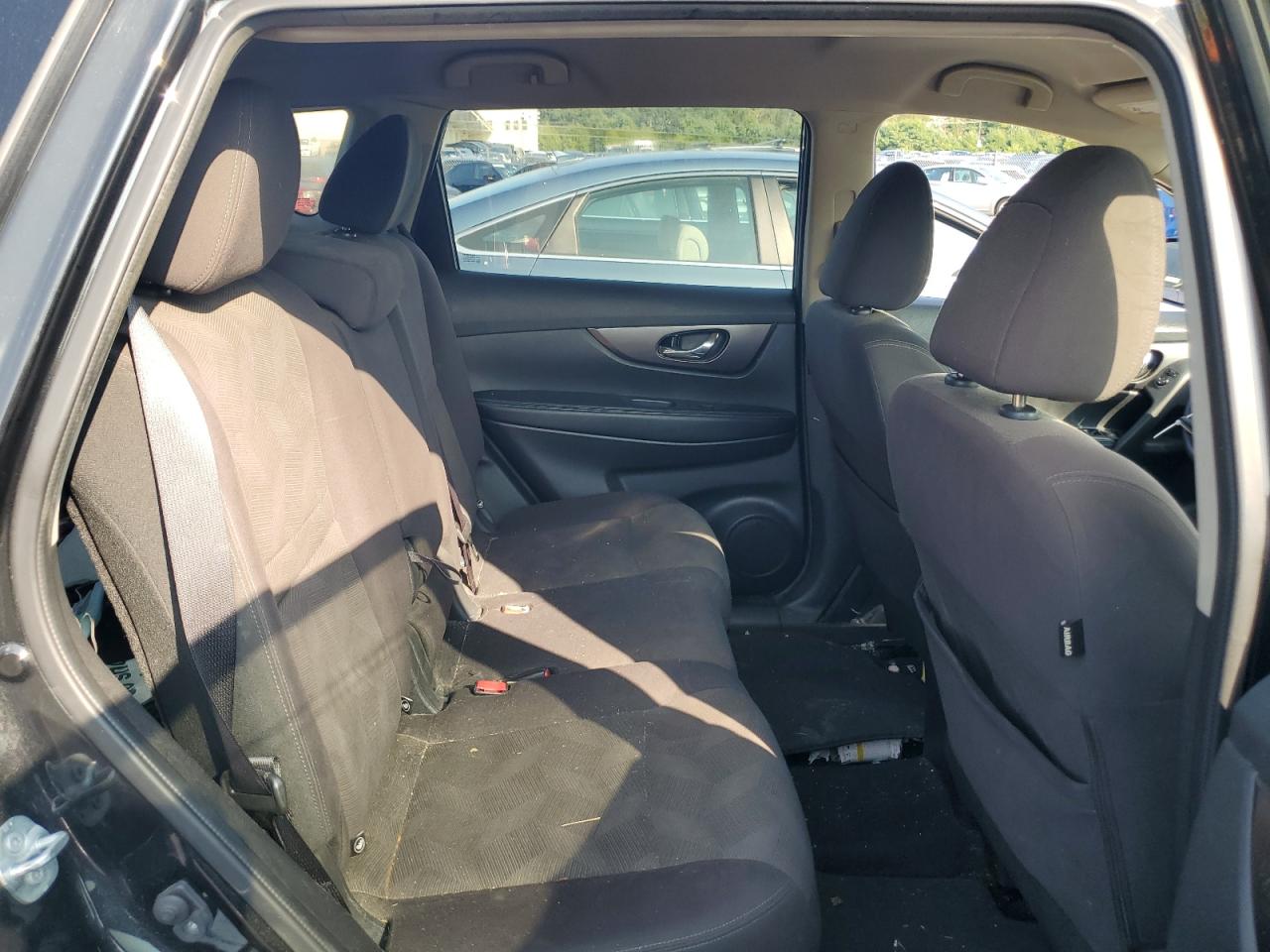 2016 Nissan Rogue - Image 11