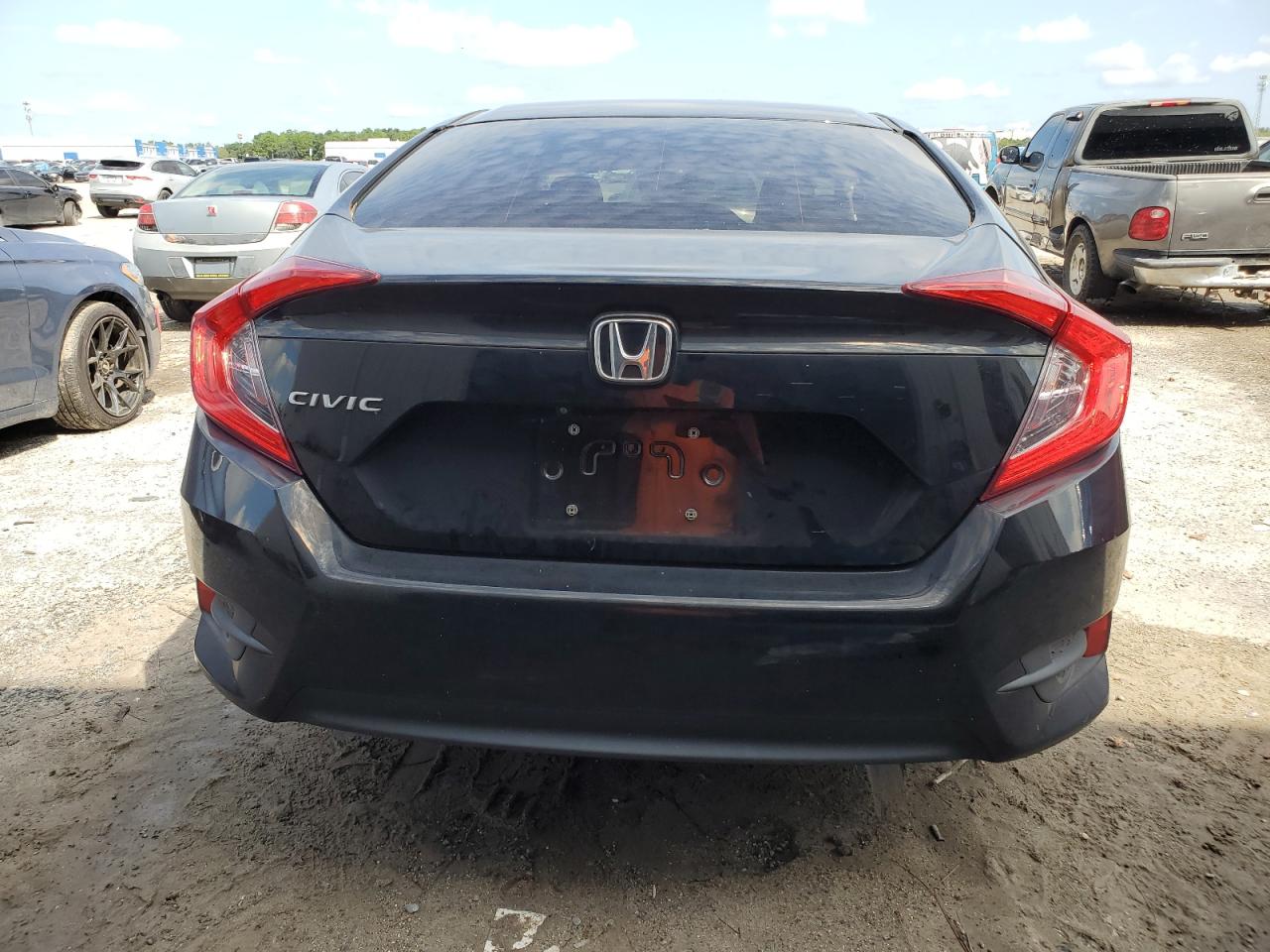 19XFC2F58HE049725 2017 Honda Civic Lx