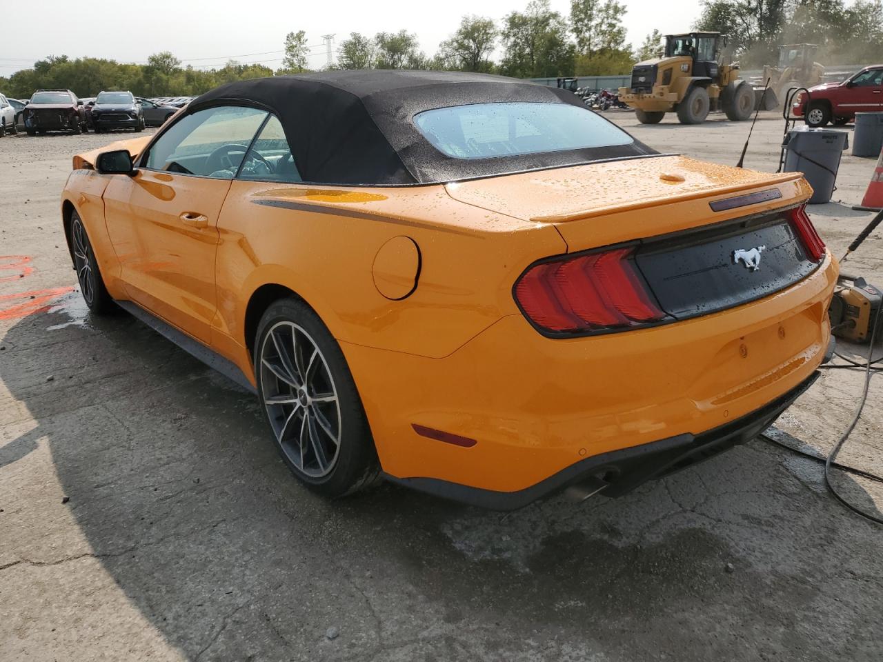 1FATP8UH1K5178874 2019 FORD MUSTANG - Image 2