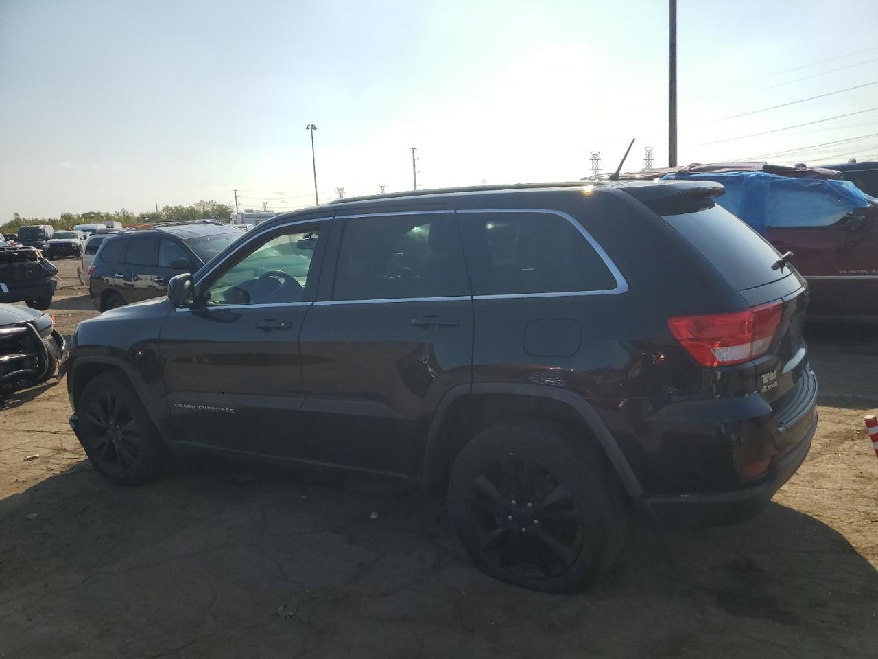 1C4RJFAG3CC327224 2012 Jeep Grand Cherokee Laredo