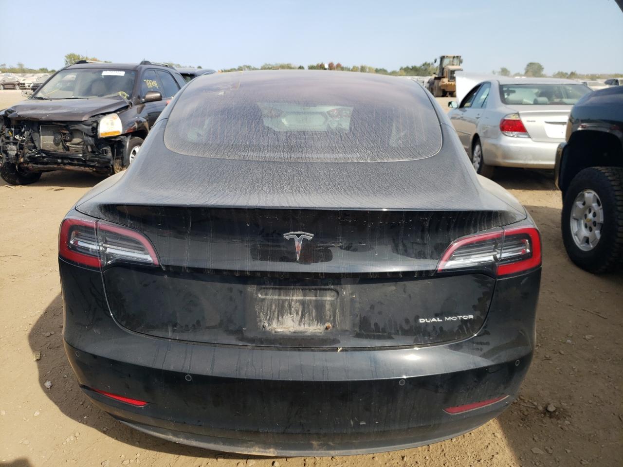 5YJ3E1EA8JF171300 2018 Tesla Model 3