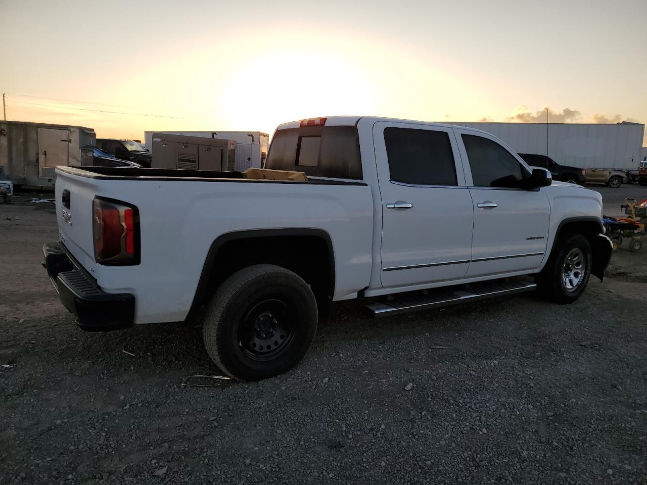 2018 GMC Sierra - Image 3