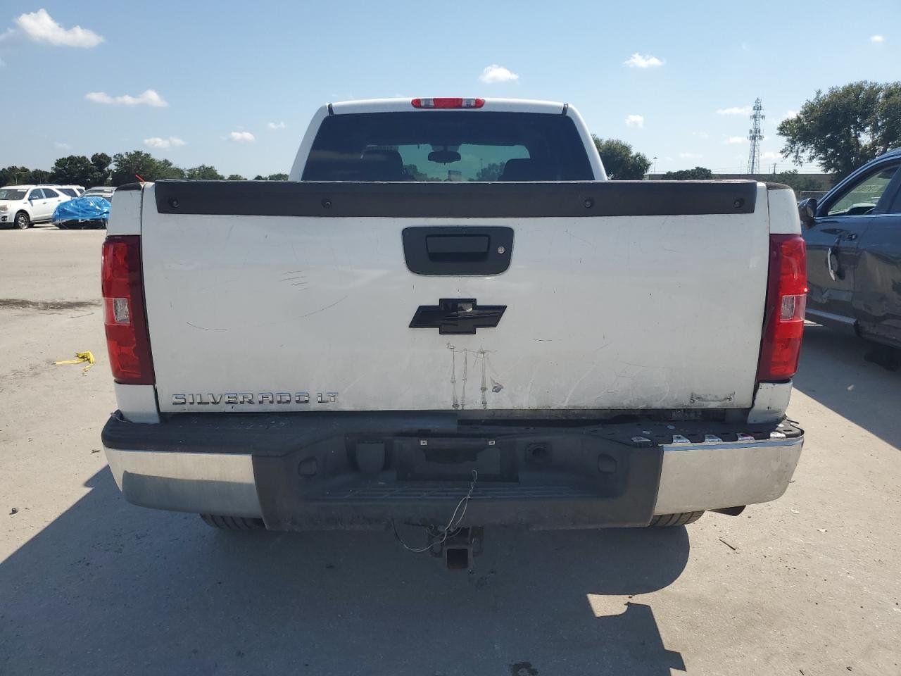 1GCRCSE02BZ148510 2011 Chevrolet Silverado C1500 Lt