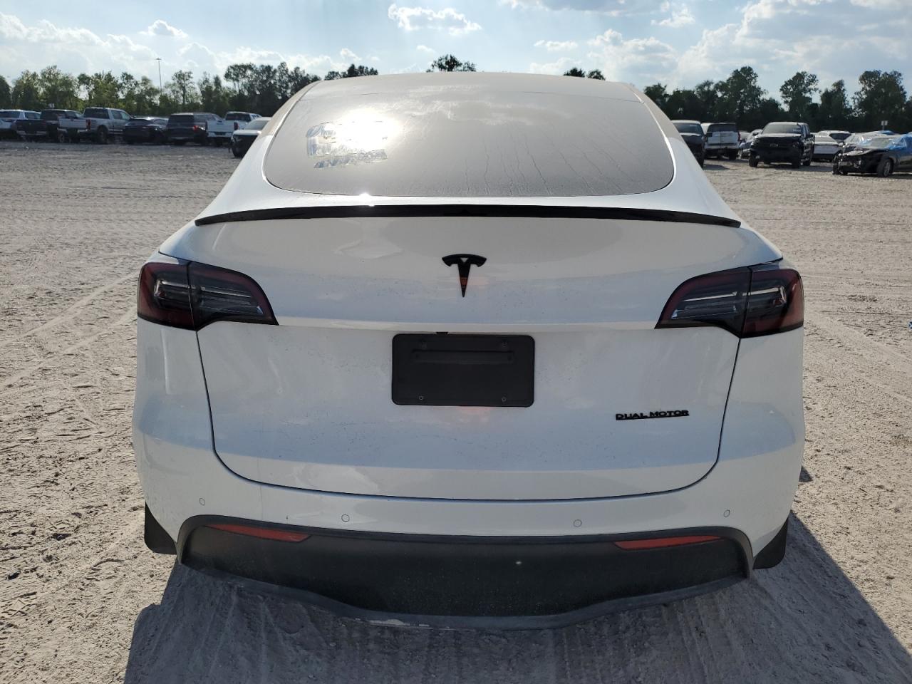 7SAYGDEE8NF511039 2022 Tesla Model Y