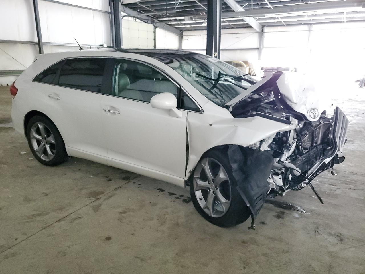 2010 Toyota Venza - Image 4