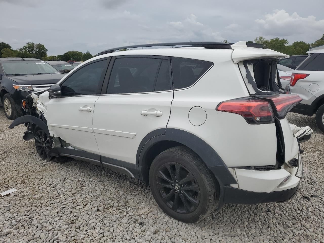 2018 Toyota RAV 4 - Image 2