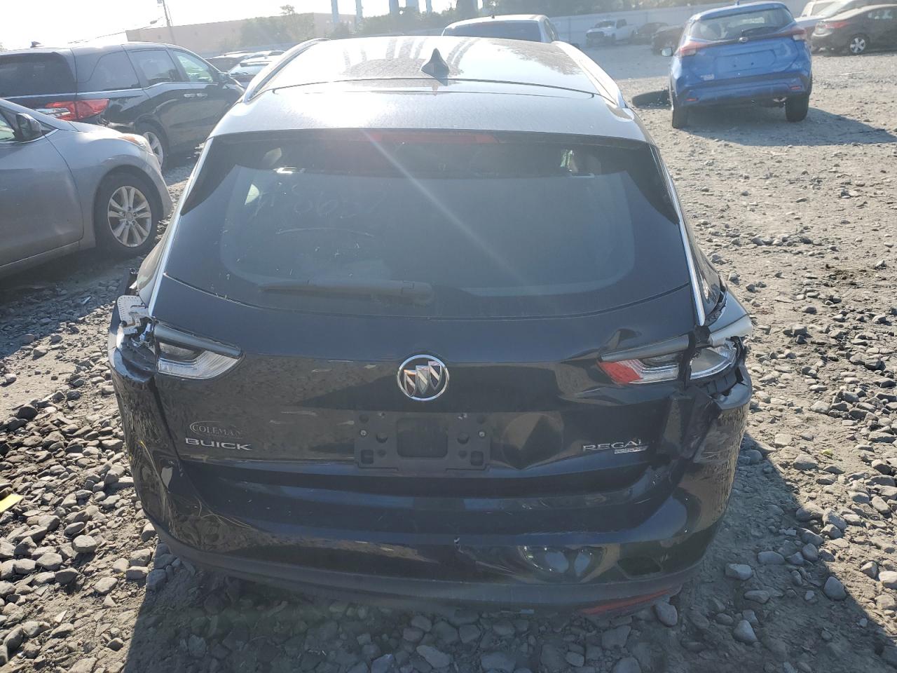 2018 Buick Regal Tourx Preferred VIN: W04GU8SX9J1068637 Lot: 70712854