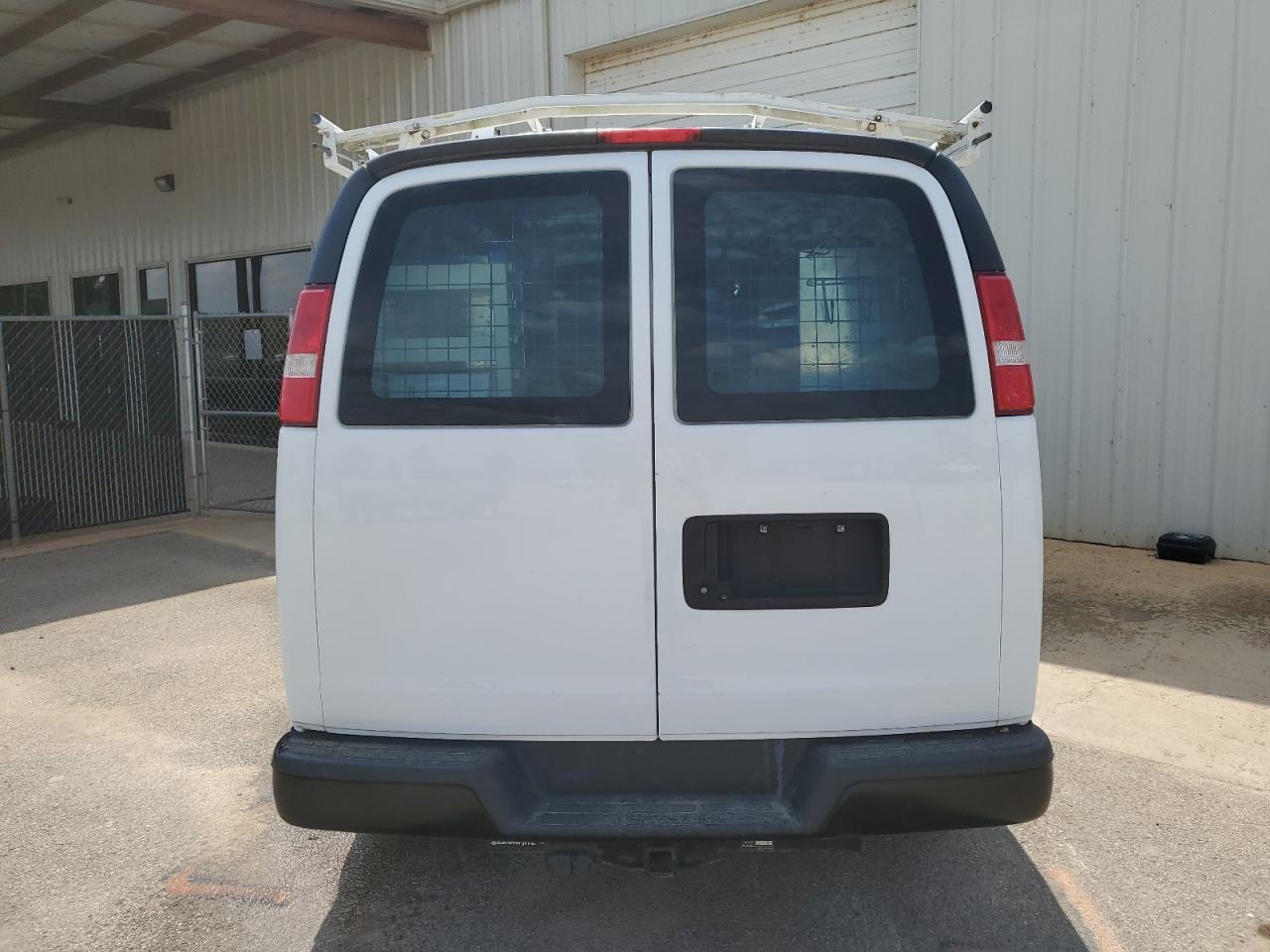 2018 Chevrolet Express G2500 VIN: 1GCWGAFP7J1187149 Lot: 69102104