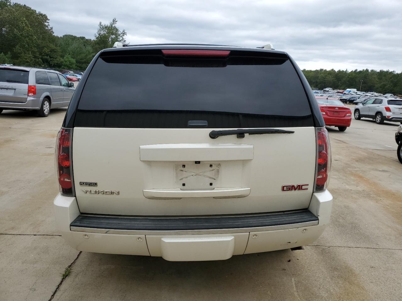 1GKUCEEF2AR119463 2010 GMC Yukon Denali