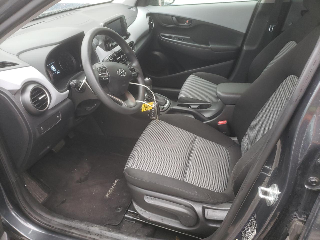 KM8K1CAA4JU086384 2018 Hyundai Kona Se