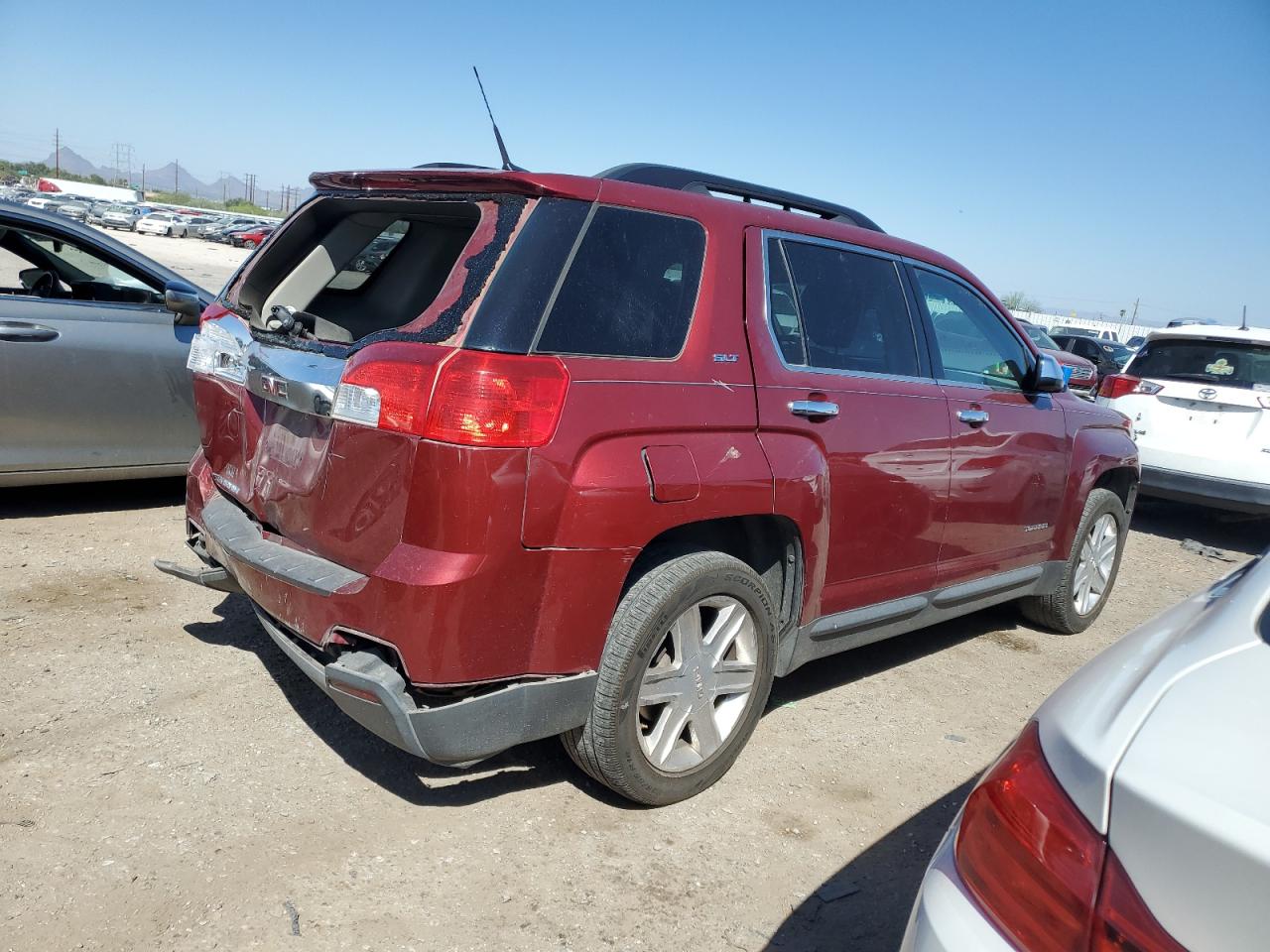 2011 GMC Terrain - Image 3