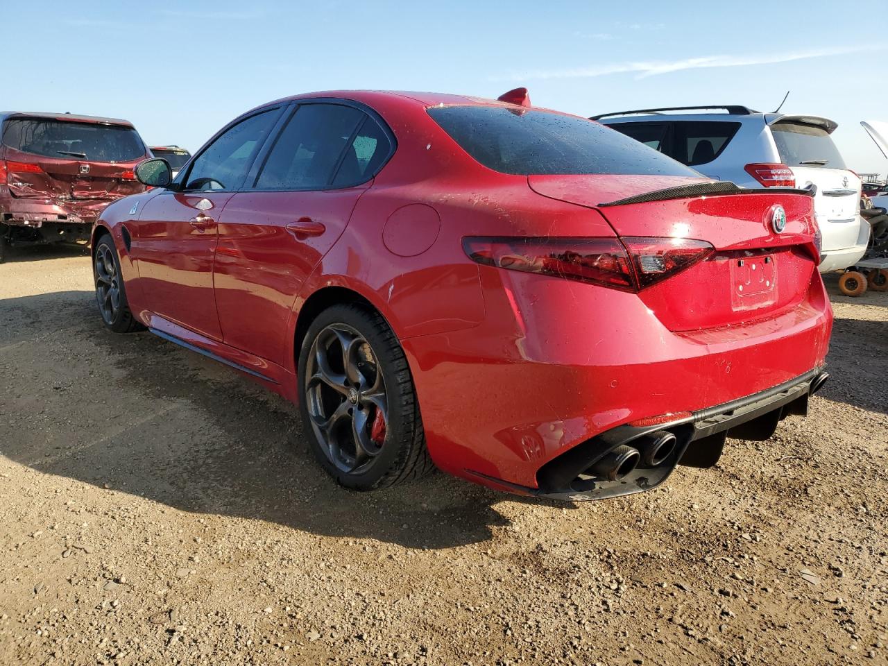 ZARFAEAV4J7581788 2018 ALFA ROMEO GIULIA - Image 2