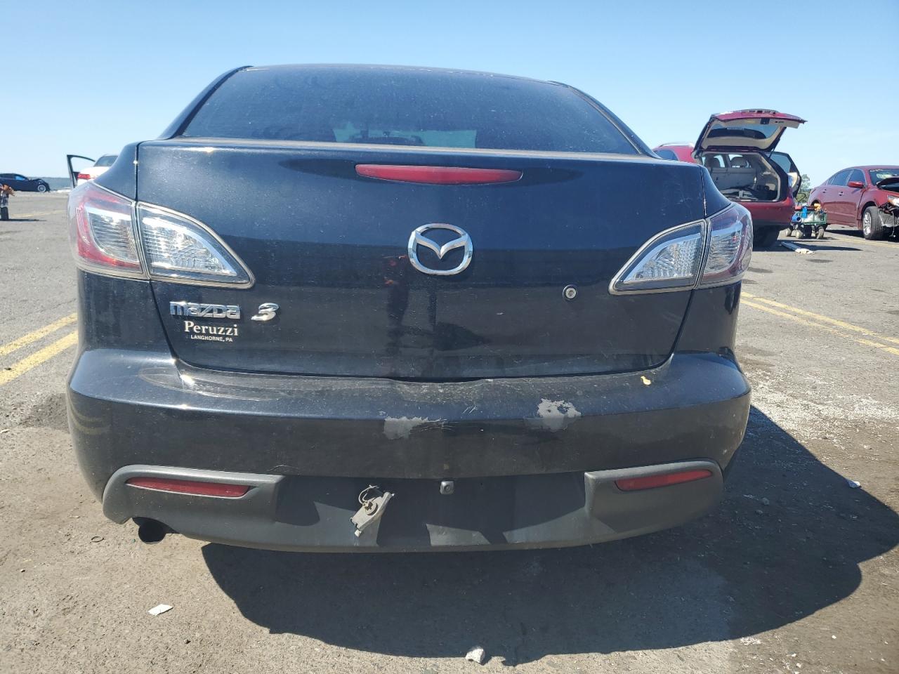 JM1BL1UG8B1358070 2011 Mazda 3 I