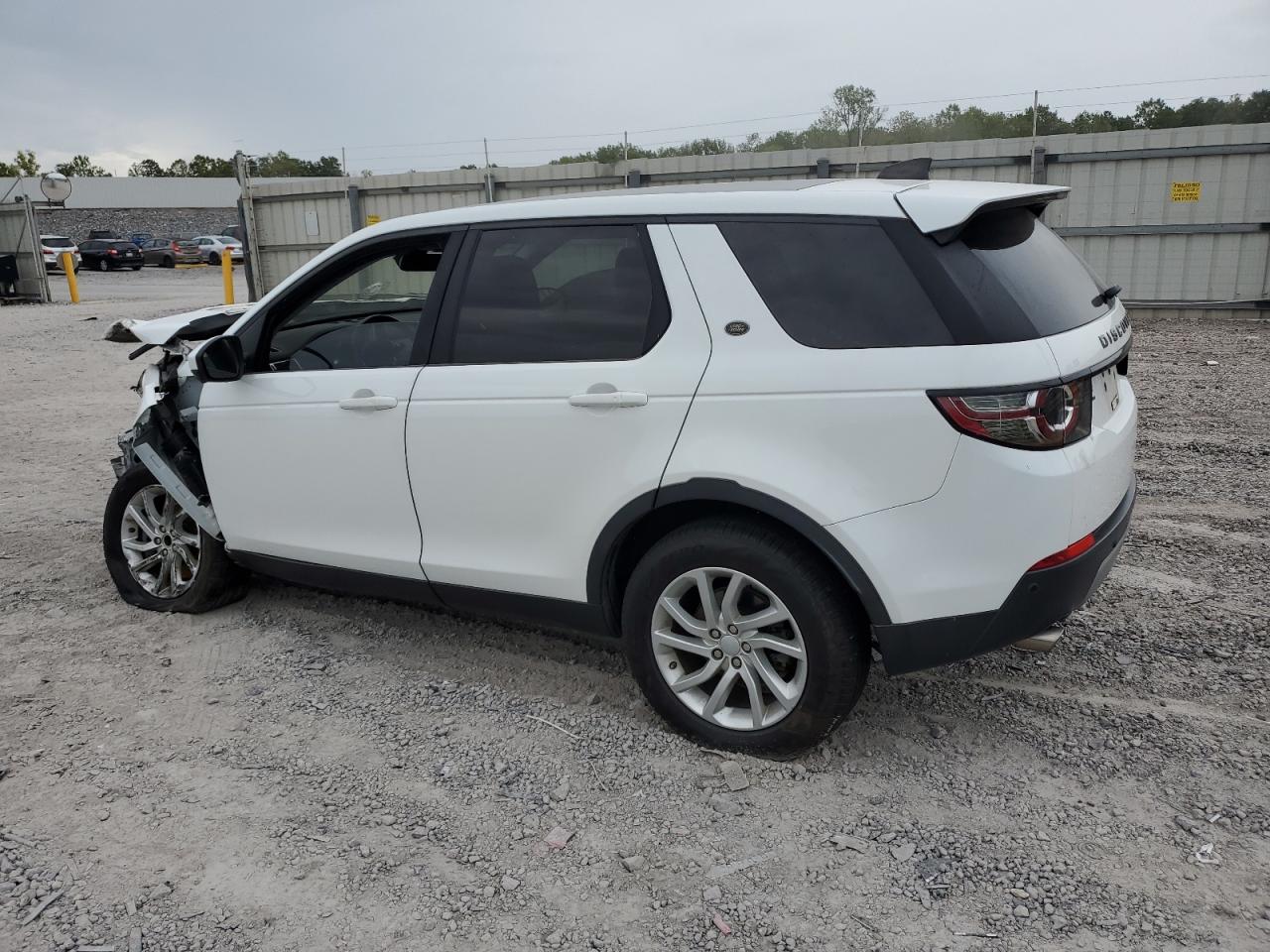 SALCR2BG9HH650444 2017 LAND ROVER DISCOVERY - Image 2