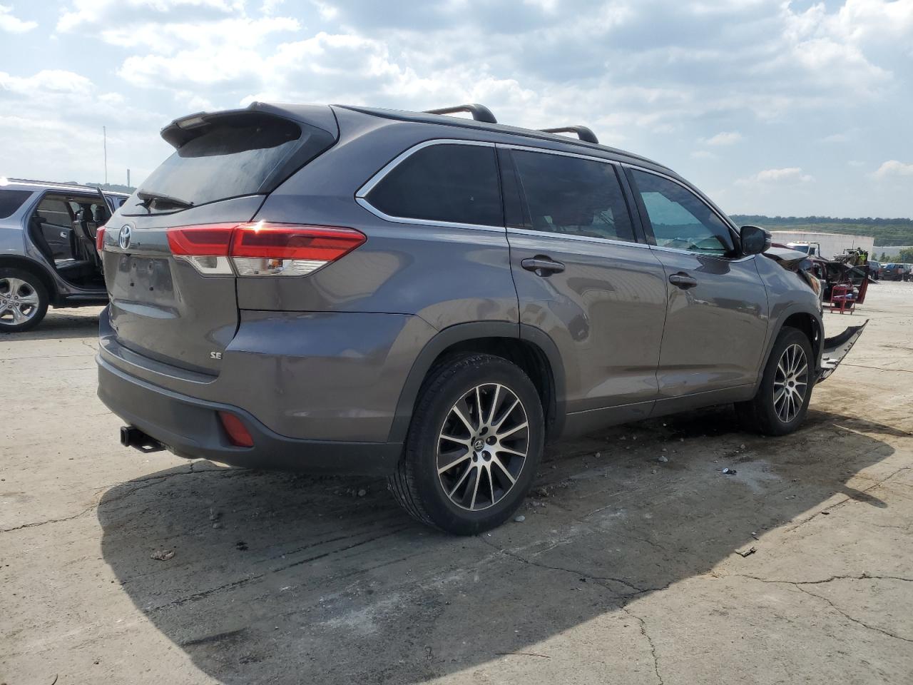 2018 Toyota Highlander Se VIN: 5TDKZRFH6JS543870 Lot: 71250184