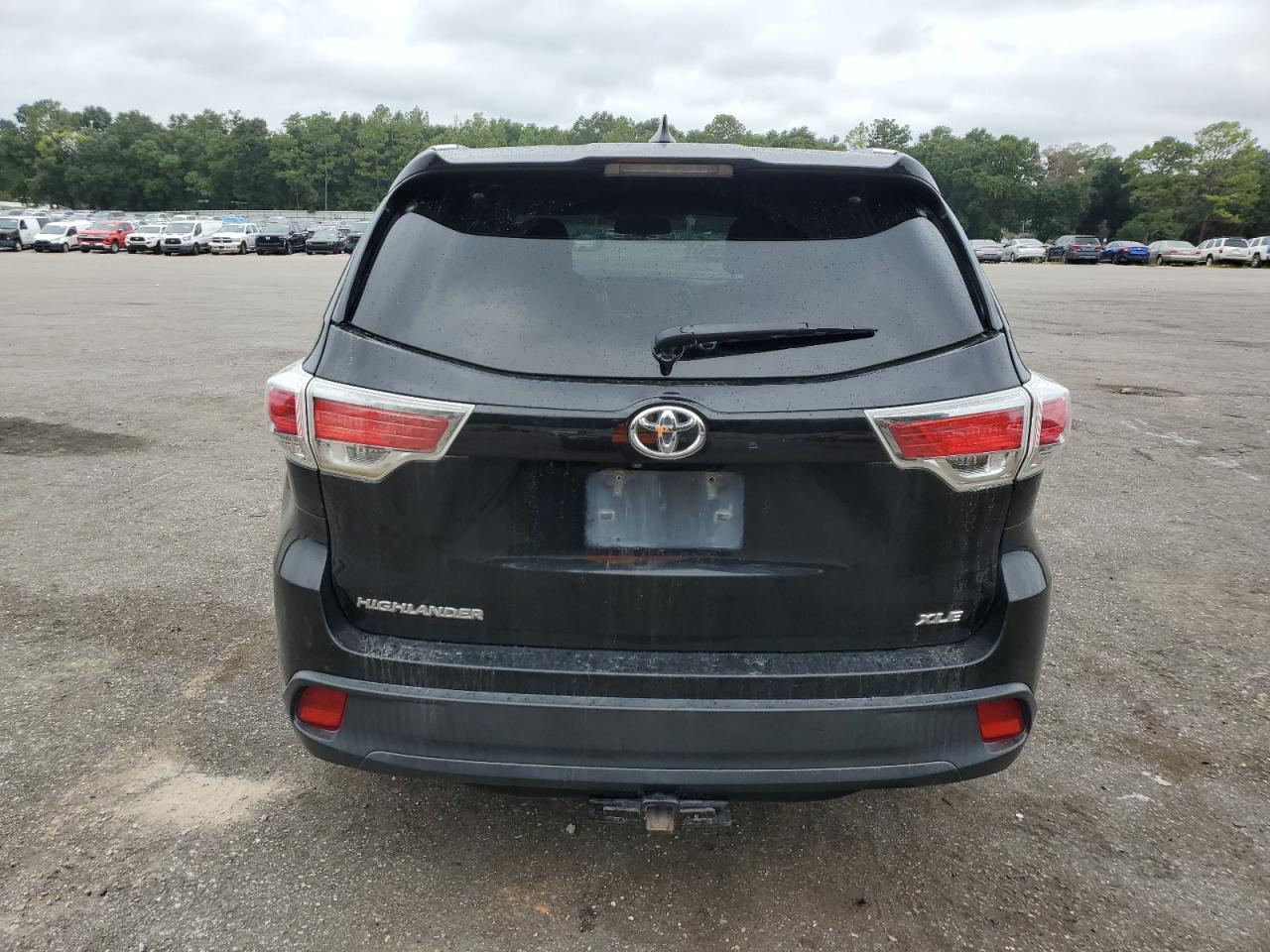 5TDKKRFH5ES010628 2014 Toyota Highlander Xle