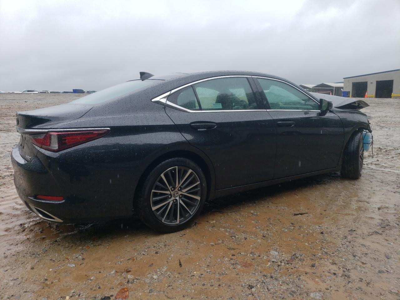 2022 Lexus ES - Image 3