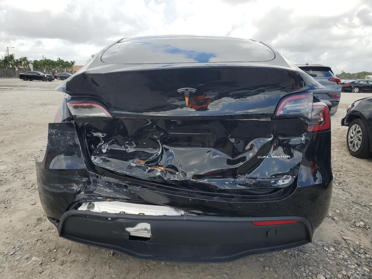 7SAYGDEE5PA085231 2023 Tesla Model Y