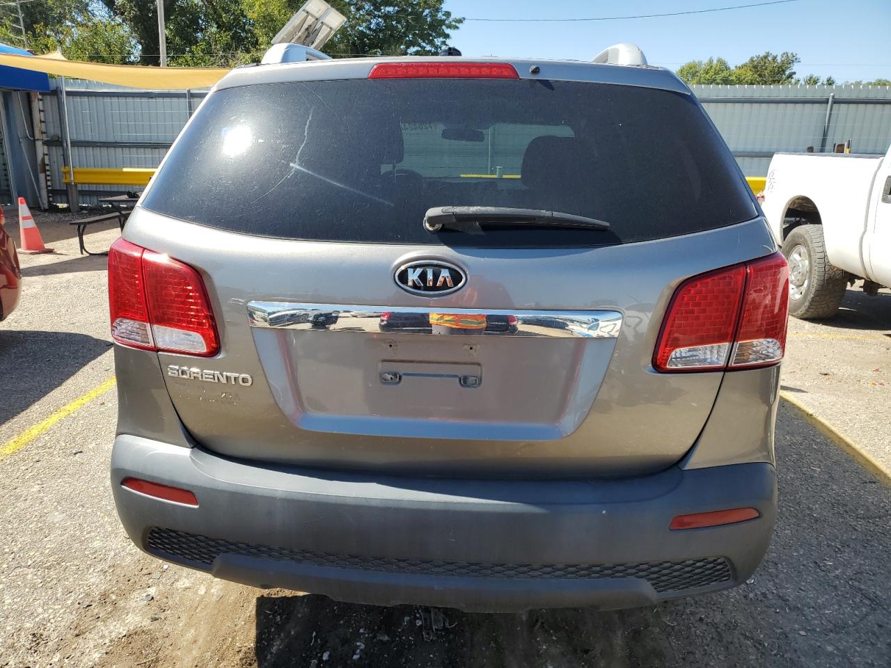 5XYKT4A22BG083337 2011 Kia Sorento Base