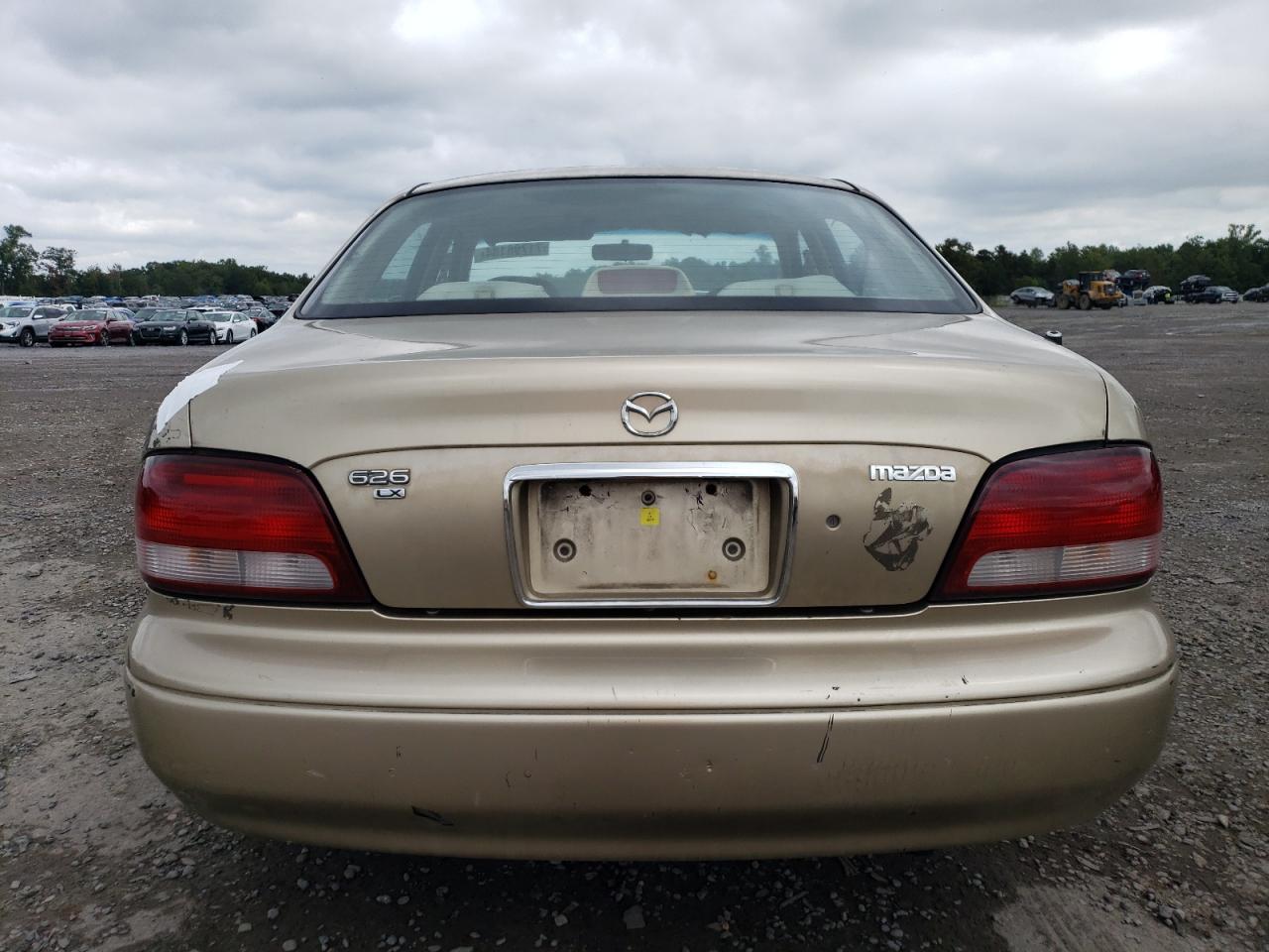 1998 Mazda 626 Dx VIN: 1YVGF22CXW5733338 Lot: 71796184