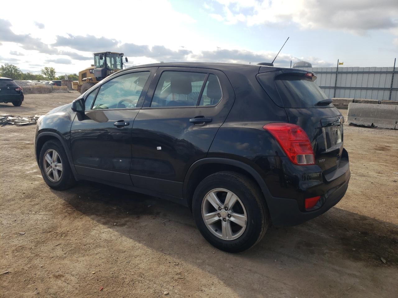 3GNCJKSB7LL209321 2020 CHEVROLET TRAX - Image 2