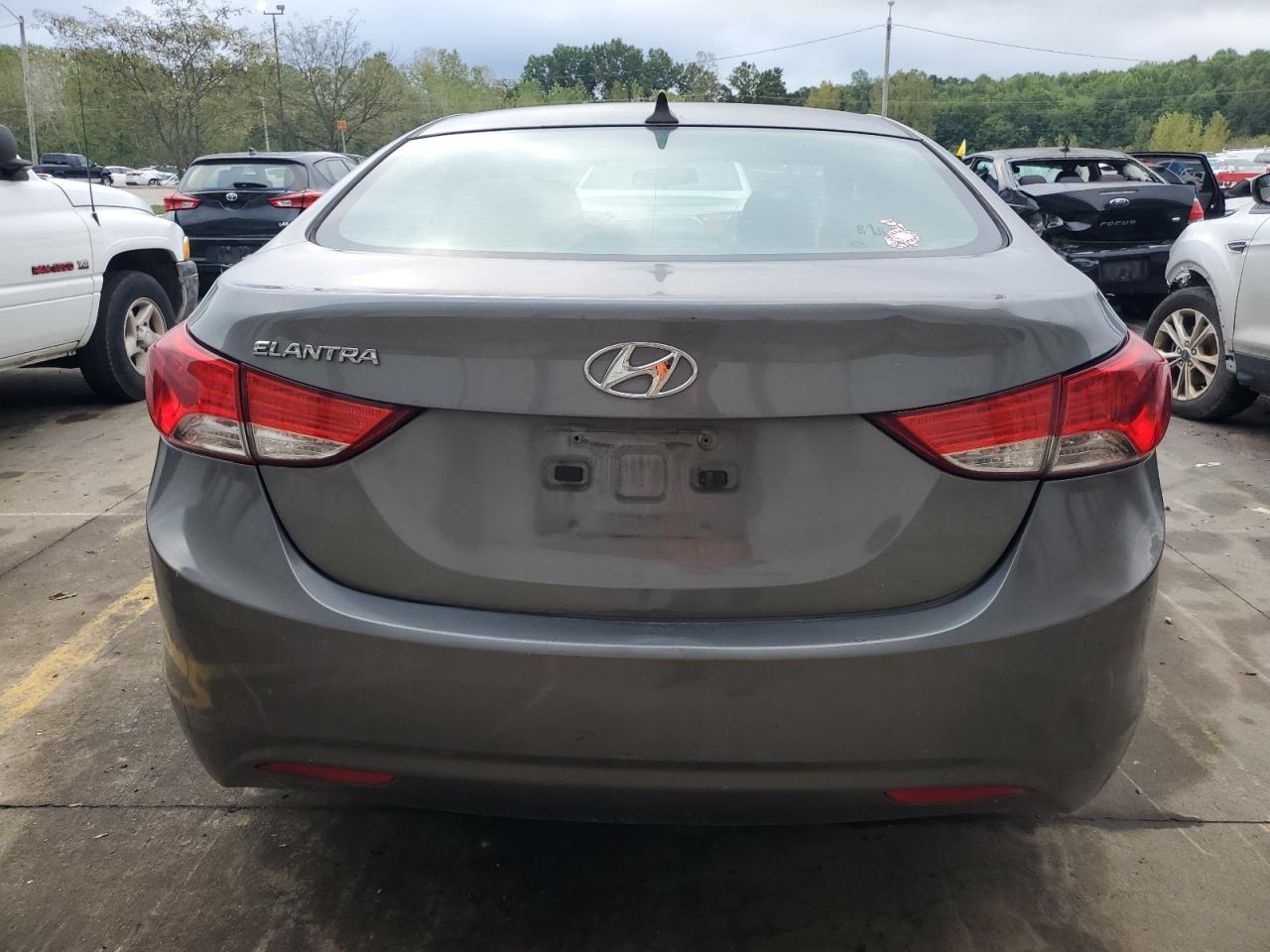 2013 Hyundai Elantra - Image 6