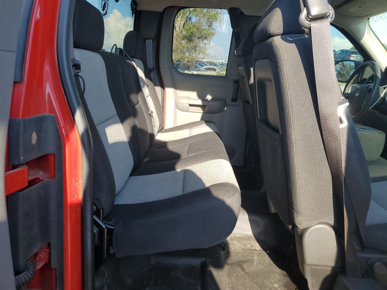 2007 Chevrolet Silverado - Image 10