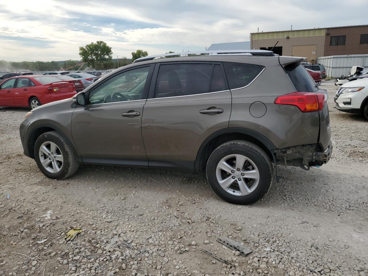 VIN JTMRFREV3DD007246 2013 TOYOTA RAV4 no.2