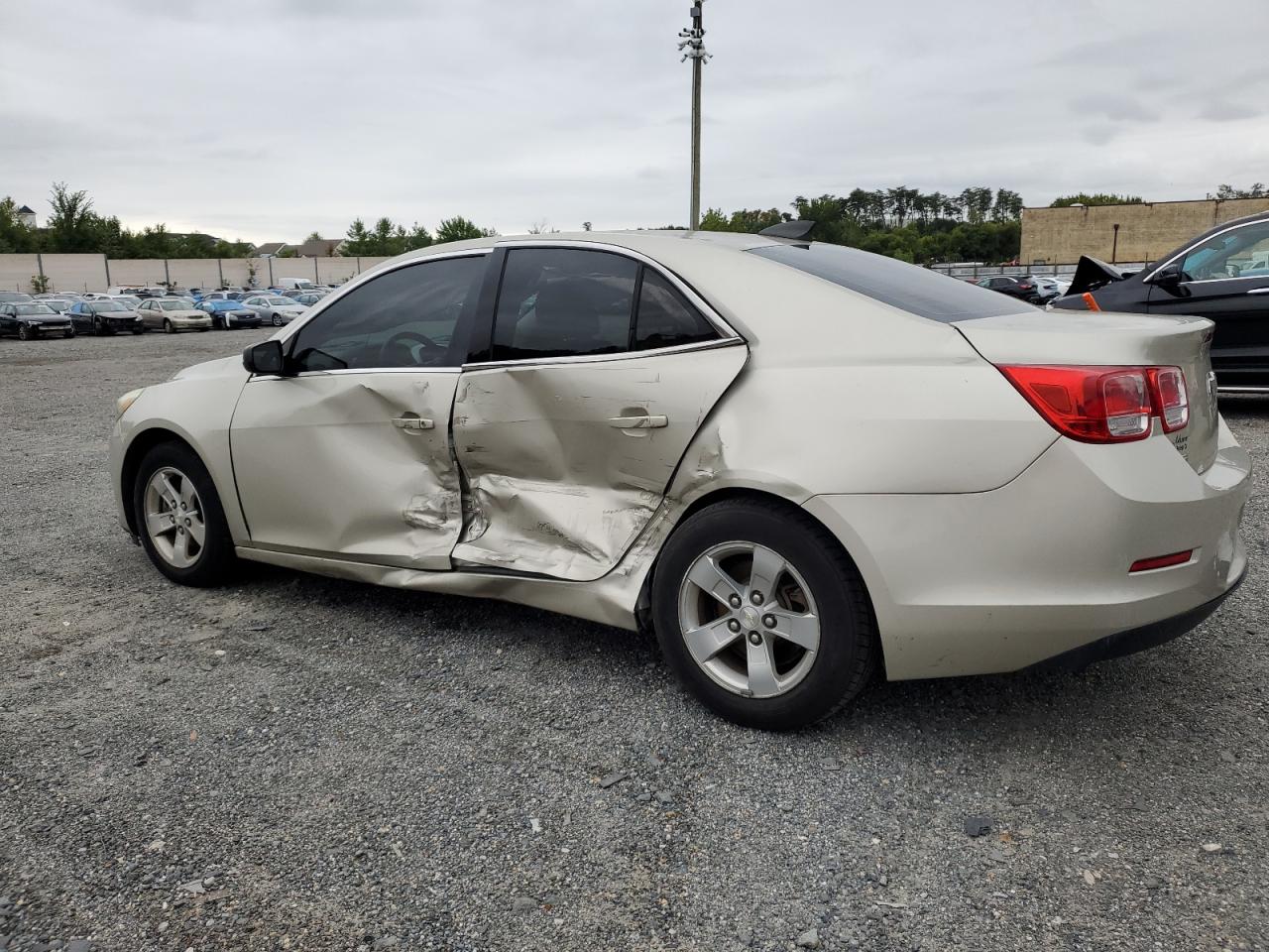 1G11B5SL3FF111918 2015 CHEVROLET MALIBU - Image 2