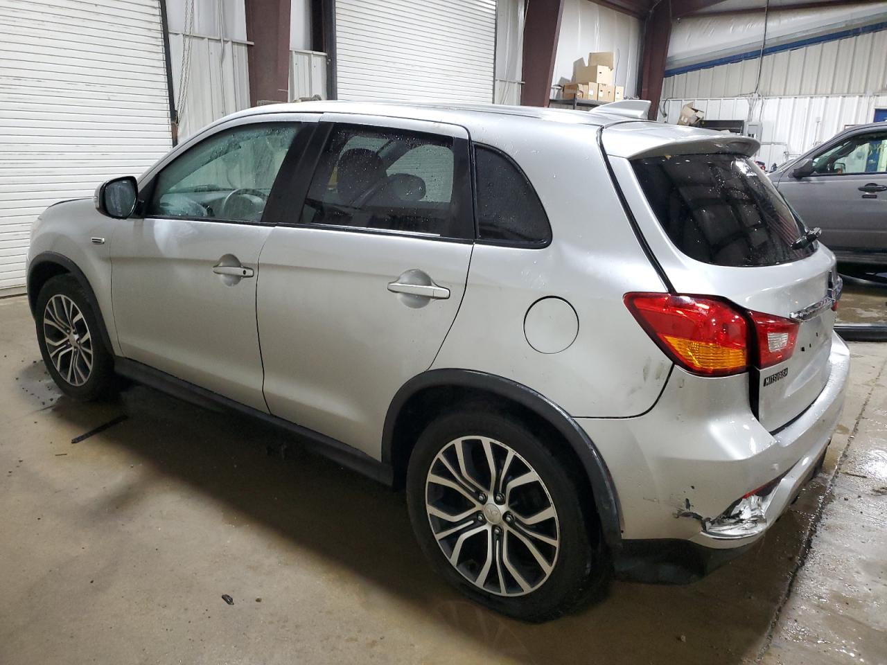 JA4AR3AU5KU020795 2019 MITSUBISHI OUTLANDER - Image 2