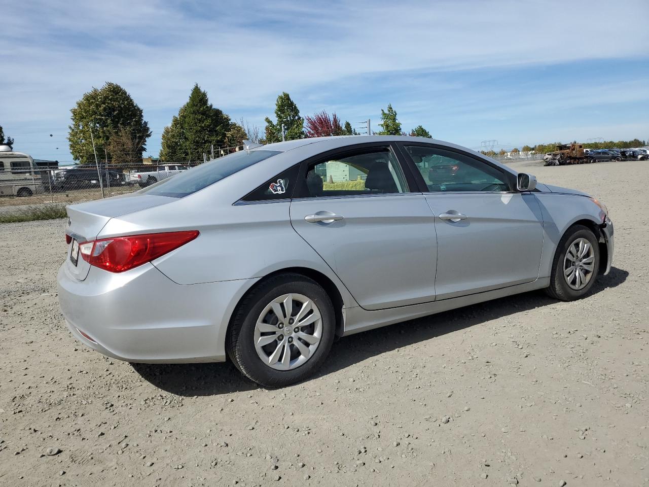 2011 Hyundai Sonata - Image 3