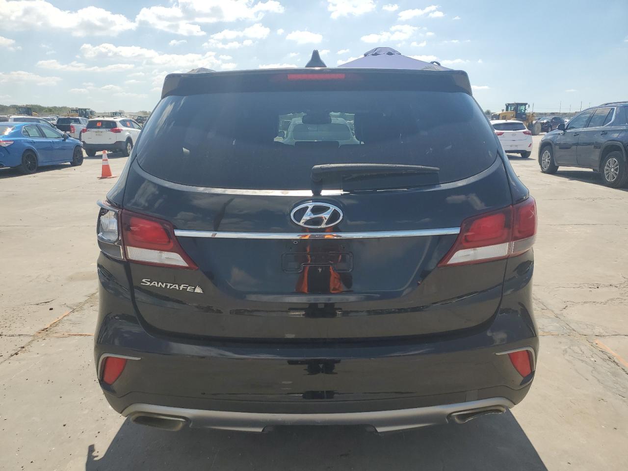 KM8SN4HF4JU285138 2018 Hyundai Santa Fe Se