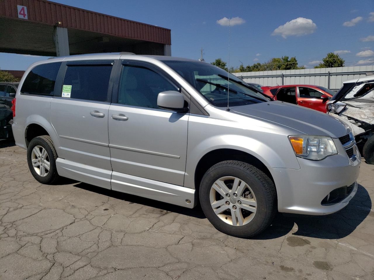 2011 Dodge Caravan - Image 4