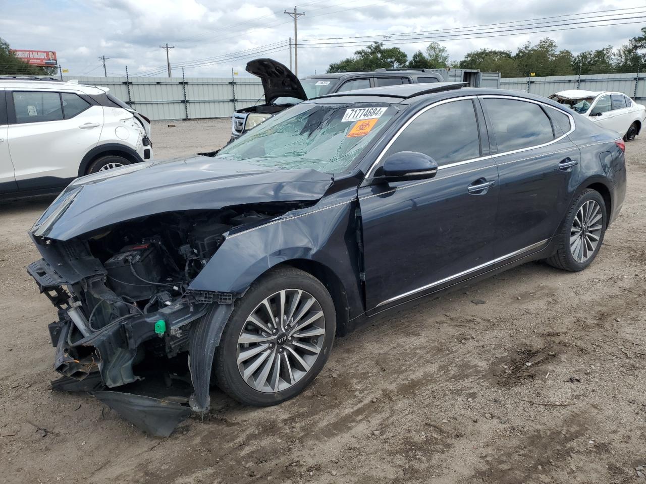 2017 KIA CADENZA