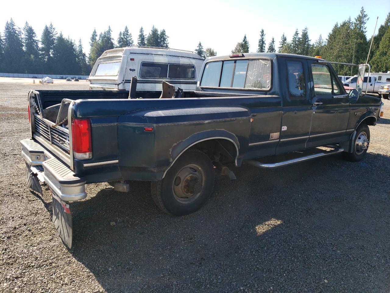 1995 Ford F350 VIN: 1FTJX35G4SKC29330 Lot: 69315134