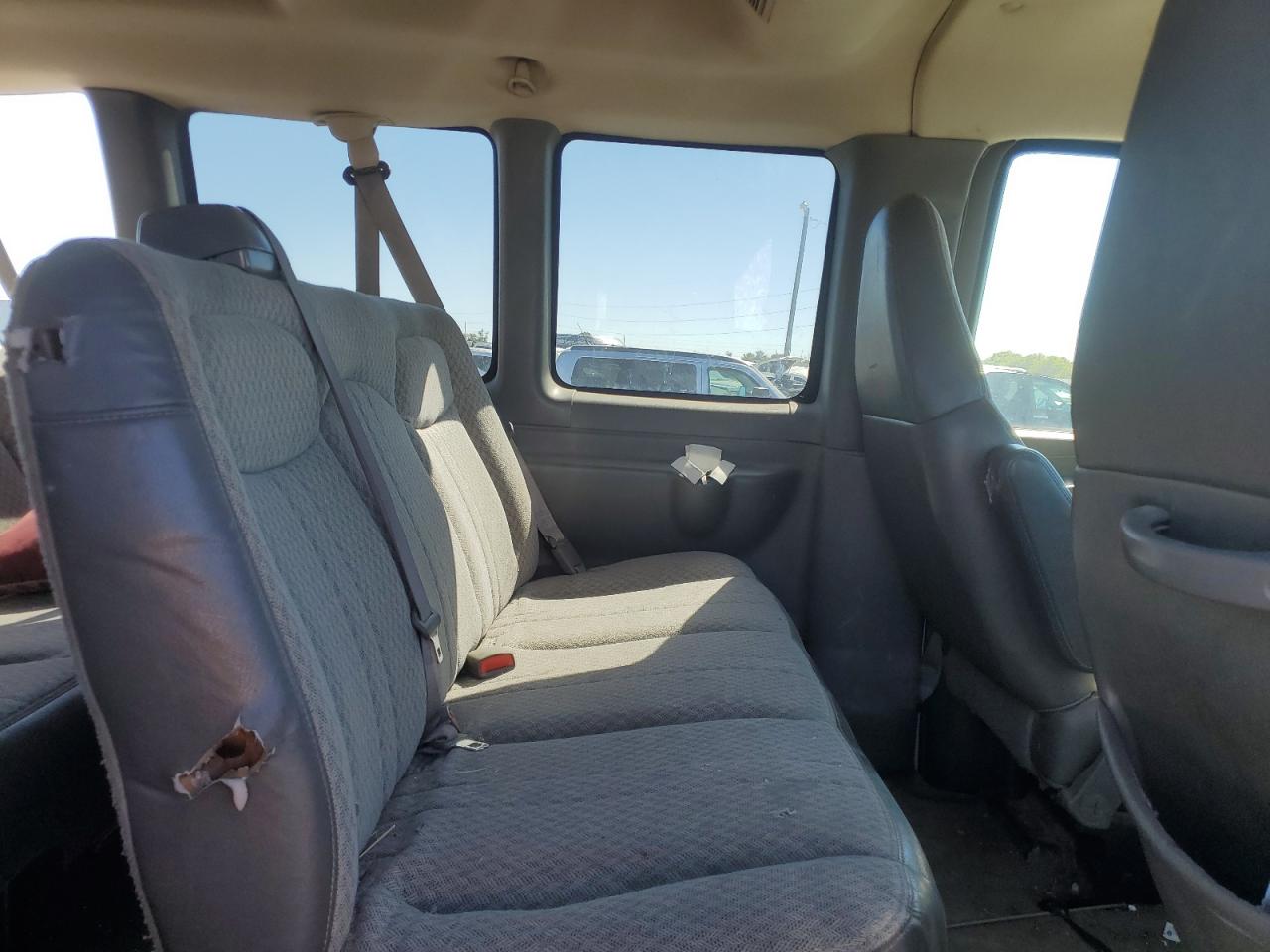 2005 Chevrolet Express G3500 VIN: 1GAHG39U051232615 Lot: 73574264