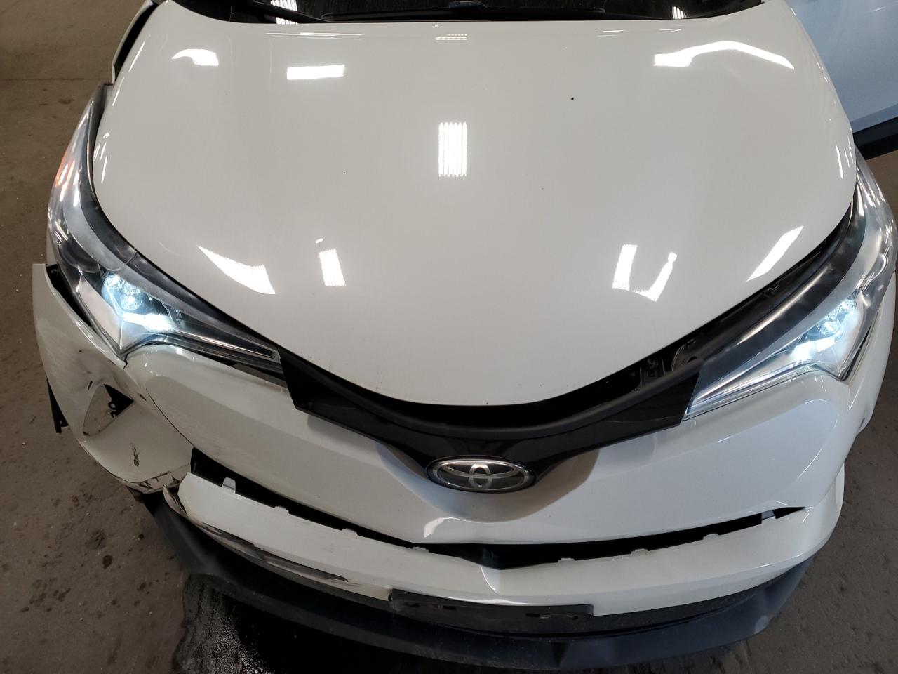 NMTKHMBX7JR003154 2018 Toyota C-Hr Xle