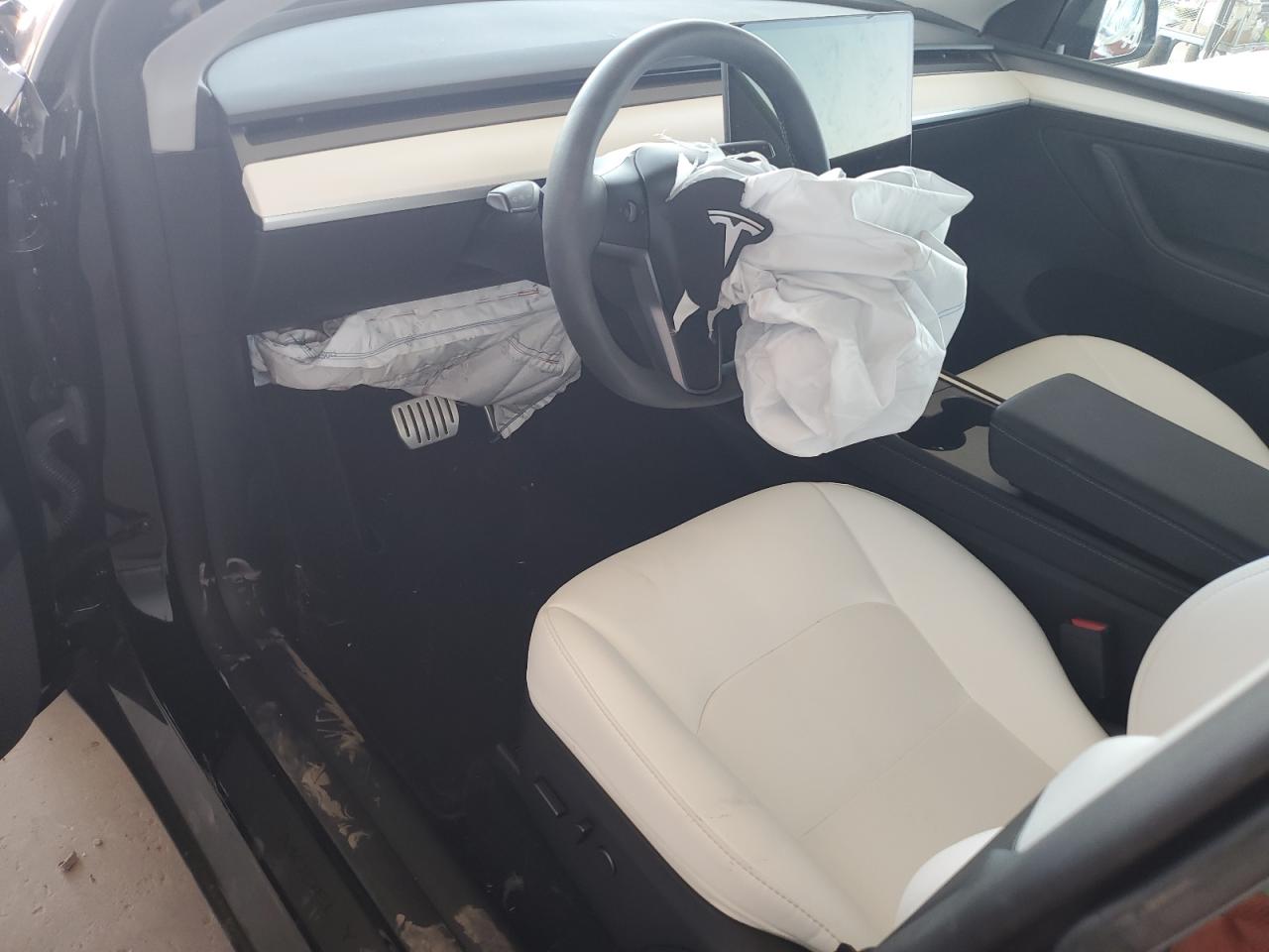 7SAYGDEF4PF906640 2023 Tesla Model Y