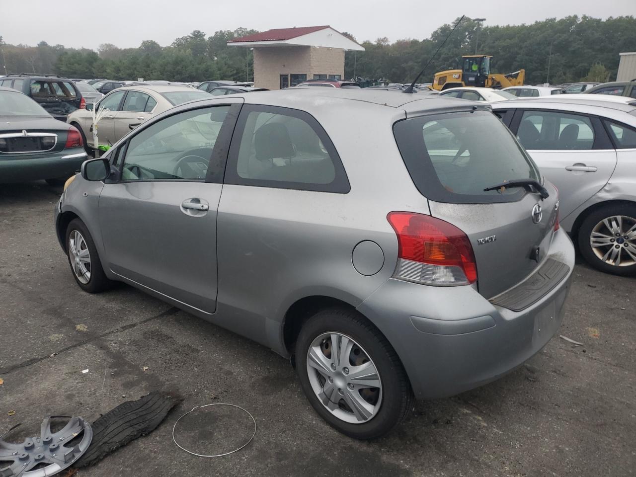 2010 Toyota Yaris - Image 2