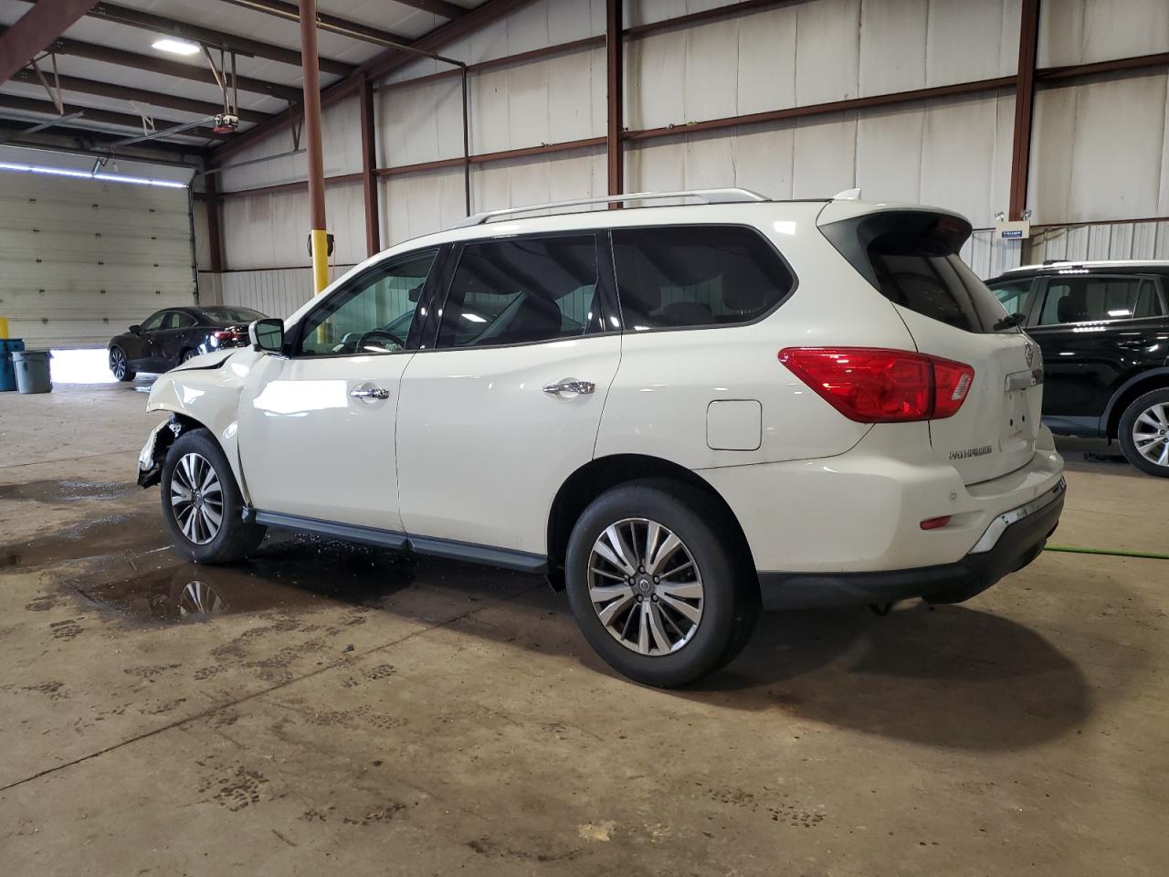 2020 Nissan Pathfinder - Image 2