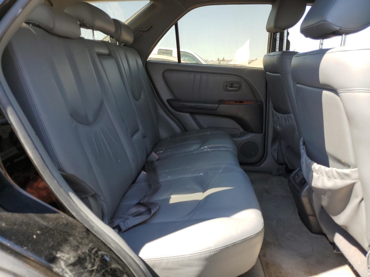 1999 Lexus RX - Image 11