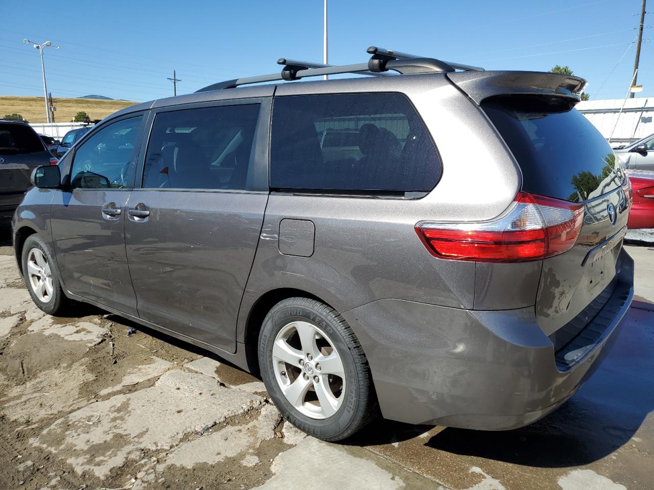 5TDKK3DC9GS735916 2016 TOYOTA SIENNA - Image 2