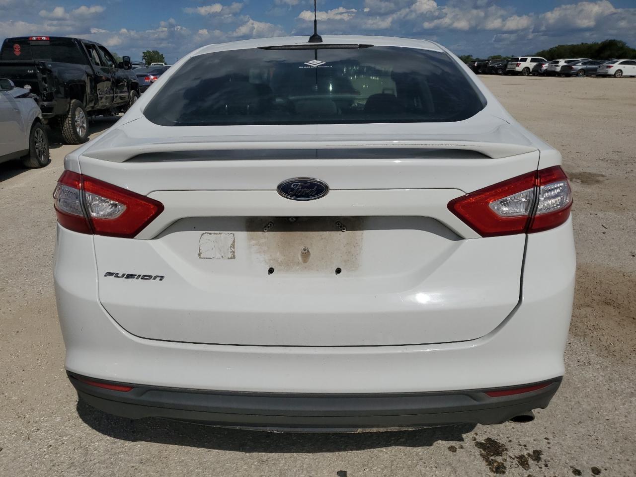 2015 Ford Fusion S VIN: 3FA6P0G73FR223950 Lot: 70597194