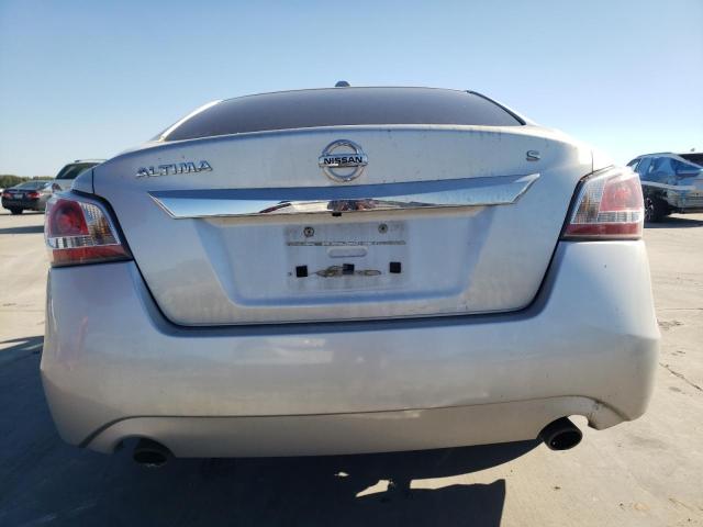 Sedans NISSAN ALTIMA 2015 Srebrny