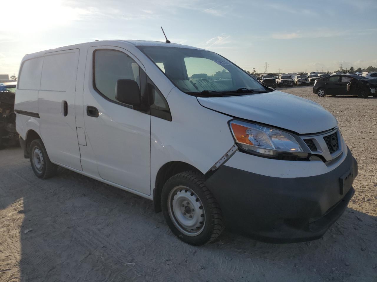 VIN 3N6CM0KN5KK699984 2019 NISSAN NV no.4