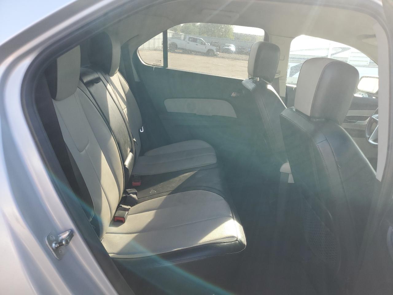 2010 Chevrolet Equinox - Image 11