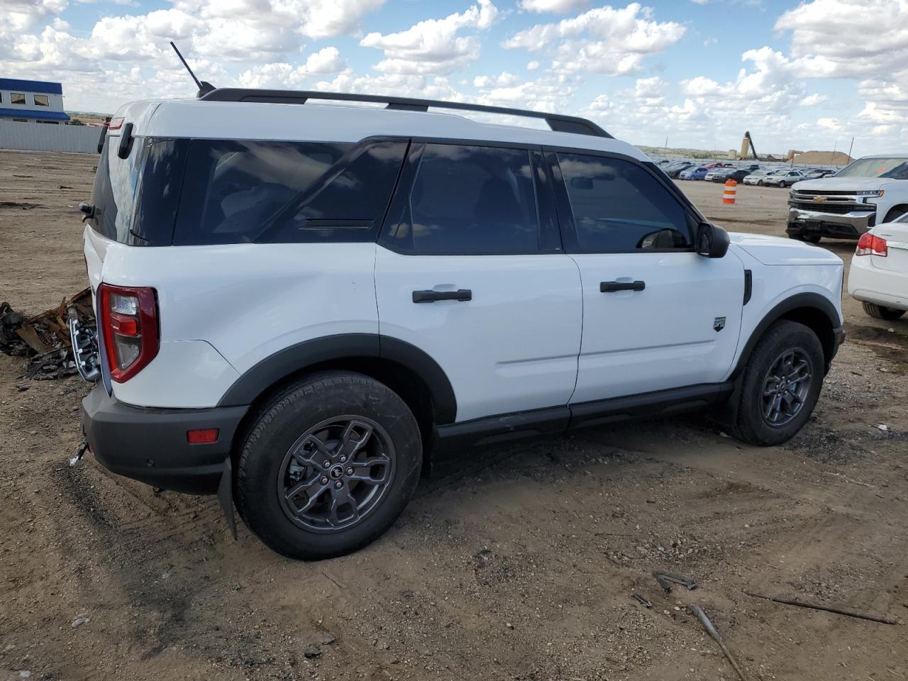 2023 Ford Bronco - Image 3