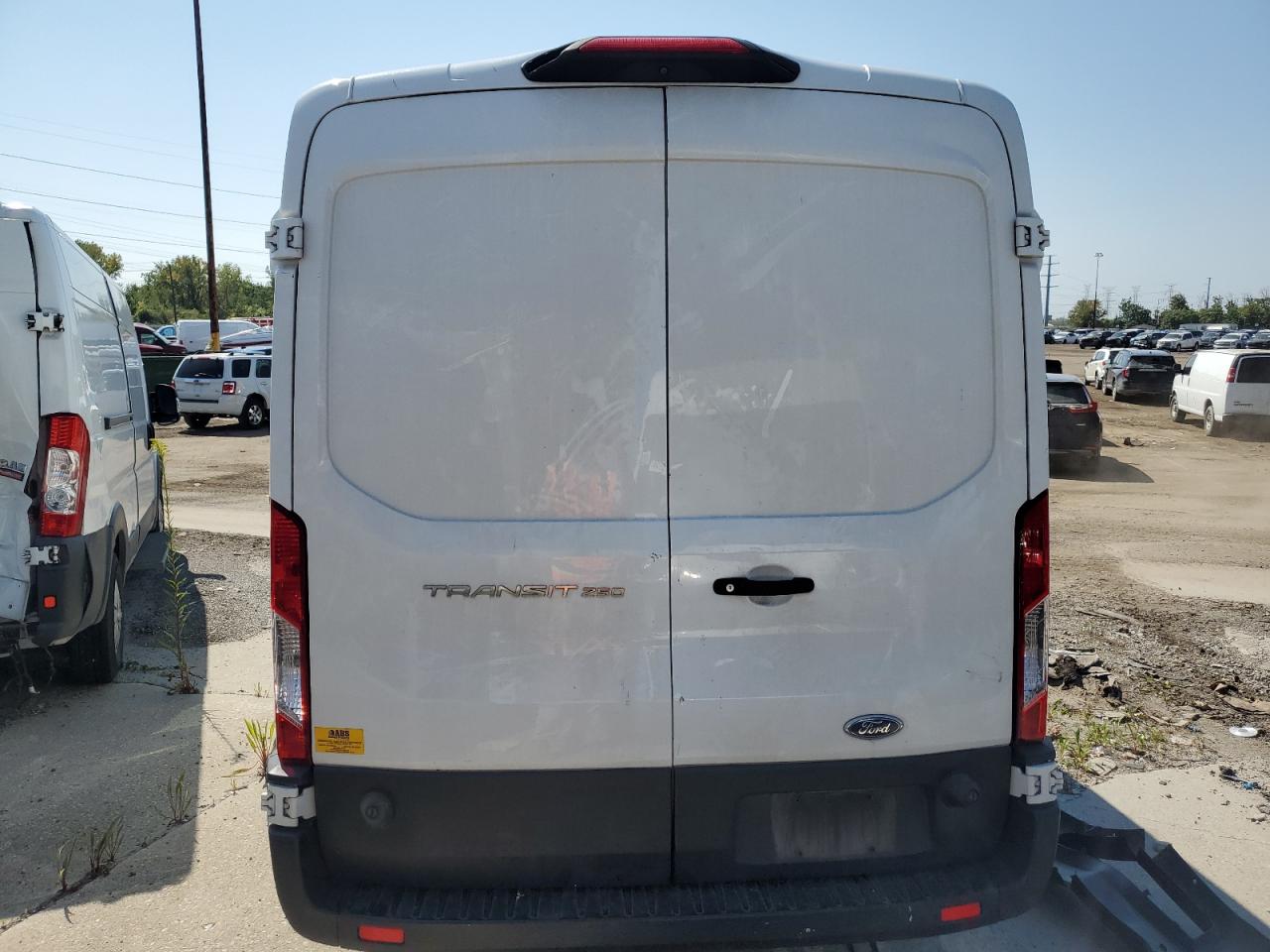 1FTYR2CM7KKB70706 2019 Ford Transit T-250