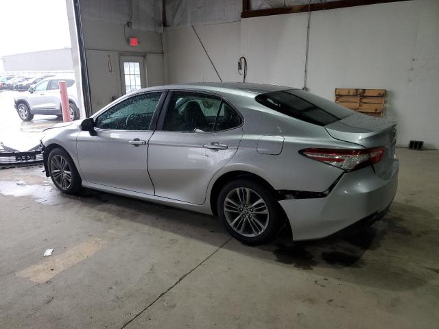  TOYOTA CAMRY 2018 Srebrny