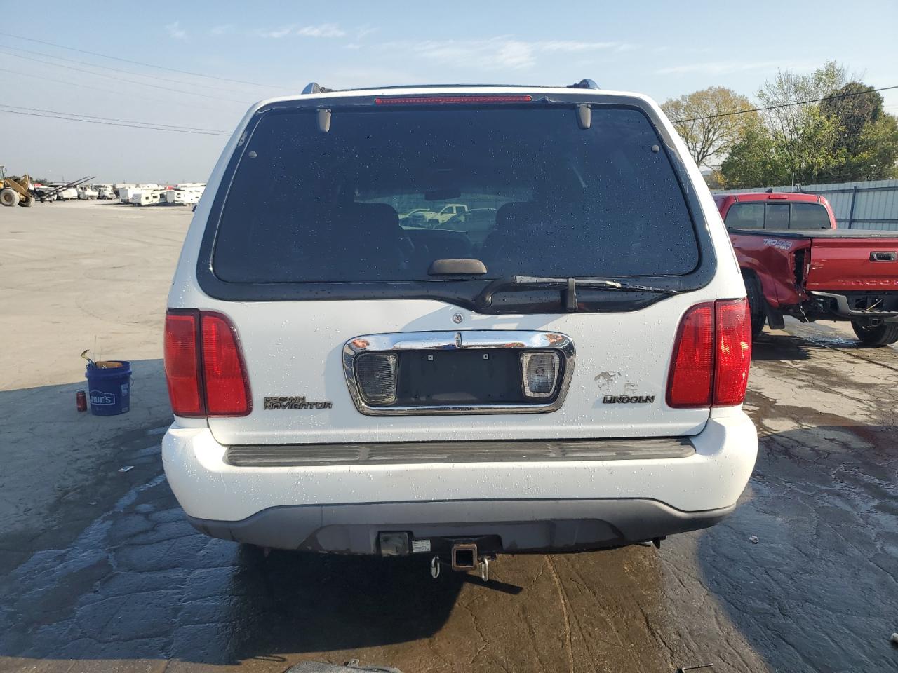 1998 Lincoln Navigator VIN: 5LMPU28L4WLJ29629 Lot: 72388524